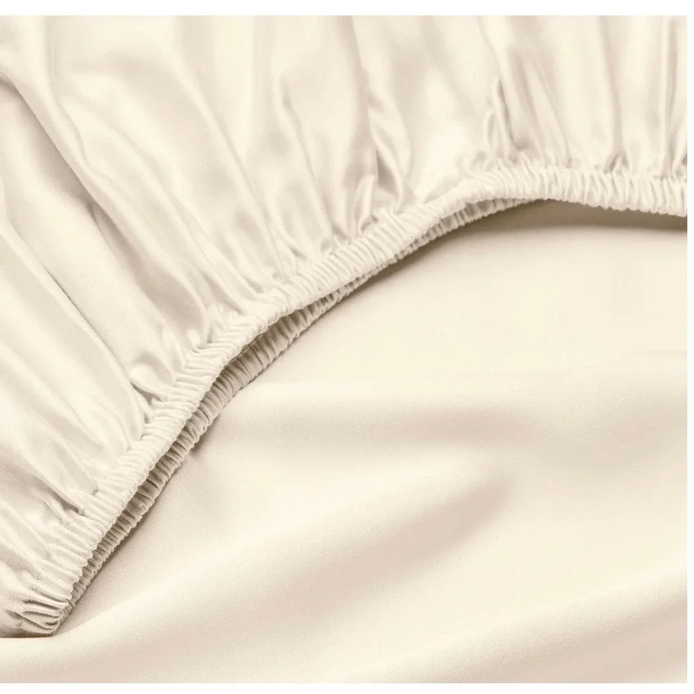 Cozy Earth Queen Fitted Sheet Creme Bamboo Viscose 360 Degree Elastic Hem NWT